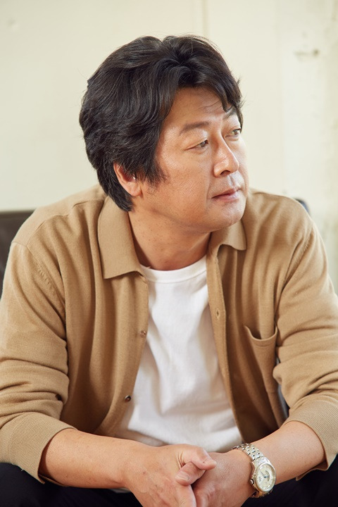김윤석