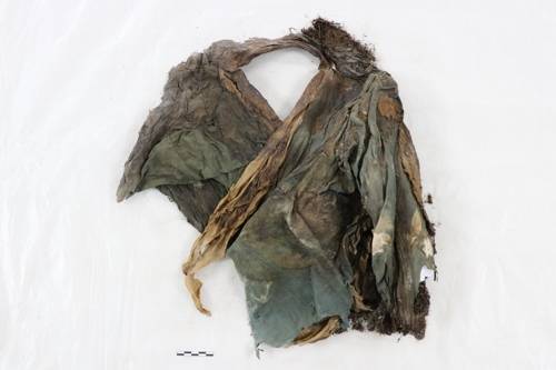 미라에서 떼어낸 직물. [국립문화재연구소 제공]