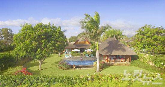 일년 중 10월에 가장 아름다운 풍경을 자랑하는 그림같은 클럽메드 알비옹 빌라. (사진=클럽메드 제공)