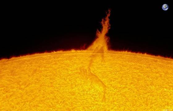 태양 표면에서 불기둥이 솟아오르고 있다. [사진 별새꽃돌 과학관]