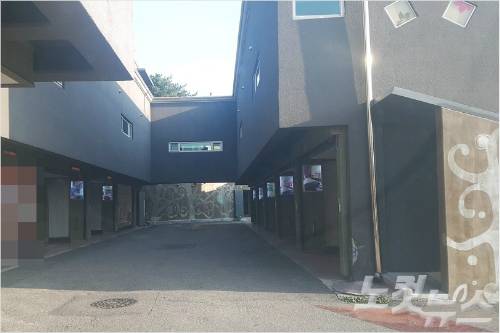 경기도의 한 무인텔 주차장. (사진=고무성 기자)