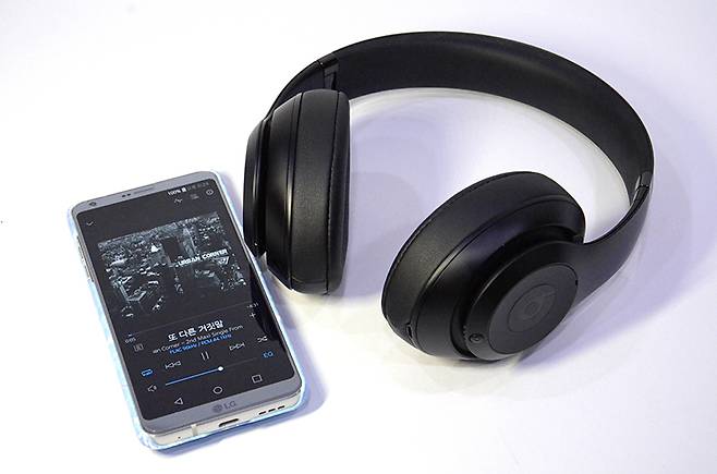 퓨어 ANC 기술은 적당한 주변 소음을 줄여 청음 집중도를 높여준다.