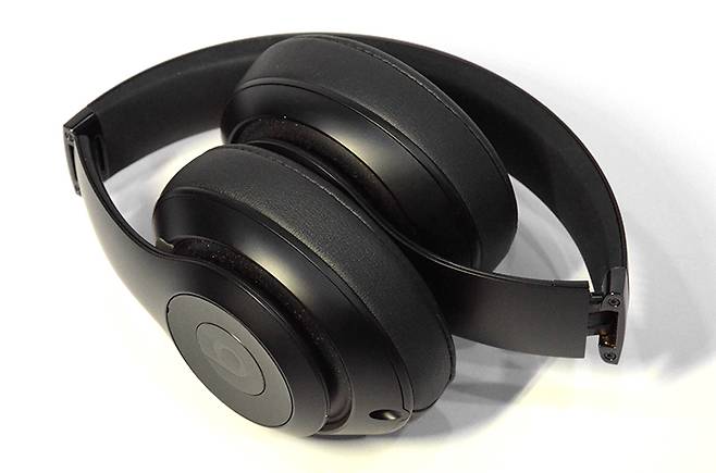 개선됐다고 하지만 힌지 부분은 여전히 불안 요소로 남아 있다.