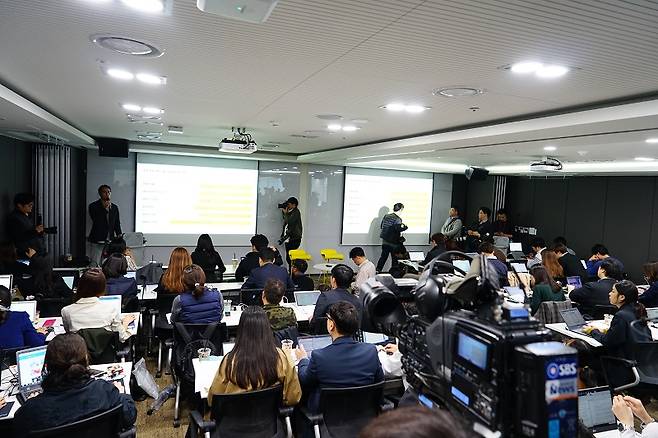 카카오뱅크 출범 100일 기자간담회 풍경.