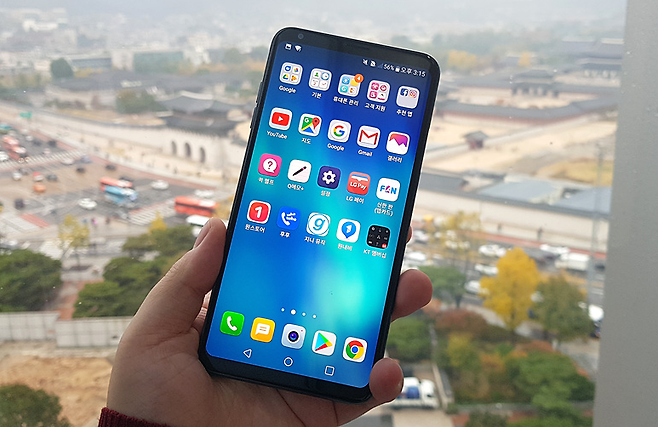 LG V30