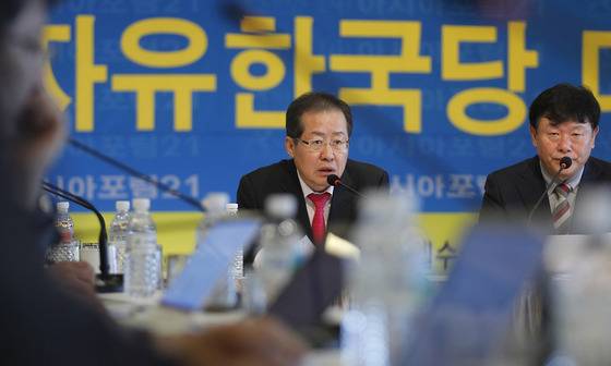 자유한국당 홍준표 대표가 10일 오전 대구 호텔수성에서 열린 아시아포럼21 릴레이 정책토론회에 참석해 발언하고 있다. 프리랜서 공정식