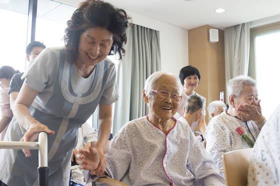 한 요양병원에서 어버이날 행사를 진행하고 있는 모습. [사진 대정요양병원]