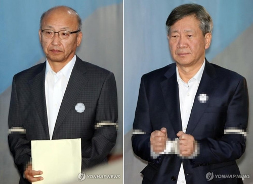 (서울=연합뉴스) 임헌정 기자 = 삼성물산과 제일모직 합병에 부당한 영향력을 행사한 혐의로 1심에서 실형을 선고받은 문형표 전 보건복지부 장관(왼쪽부터)과 홍완선 전 국민연금공단 기금운용본부장이 지난달 17일 서울고등법원에서 열린 항소심 결심공판에 출석하며 법정으로 향하고 있다. 2017.10.17