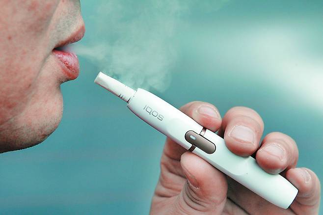 [단독] 필립모리스 "아이코스 유해성, 일반 담배와 차이없다"..미국에 제출한 흡연자 실험 결과 공개 | 인스티즈