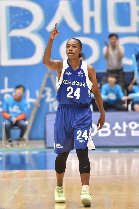 ◇KDB생명 주얼 로이드. 사진제공=WKBL