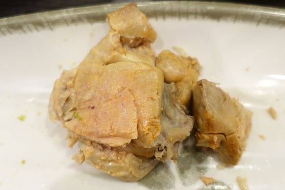 아귀 간의 가장 두터운 부분. 연분홍색의 안쪽은 신선도를 스스로 증명한다.