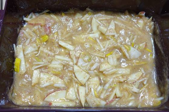 블렌더로 간 사과에 저미고 채 친 사과·모과와 과일 무게 절반 정도의 설탕을 넣고 버무린 다음 밀폐용기에 담아 냉장고에 1주일쯤 넣어두면 주스와 청의 중간상태로 숙성된다.