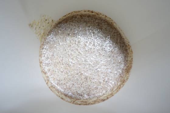 완성된 시리얼 라테. 입자가 조금 씹히는 걸 좋아하는 사람은 약간 덜 갈아 마시면 된다.