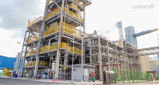 LG화학의 전라남도 여수 소재 탄소나노튜브(CNT) 생산공장 모습.  LG화학 제공