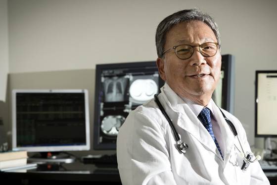 피수영 대한신생아학회 명예회장은 2011년 서울아산병원을 퇴직하고 하나로의료재단 고문으로 제2의 인생을 살고 있다. 수필가 피천득의 차남인 그는 국내에선 생소했던 신생아학을 개척해 1만 명의 미숙아를 살렸다.