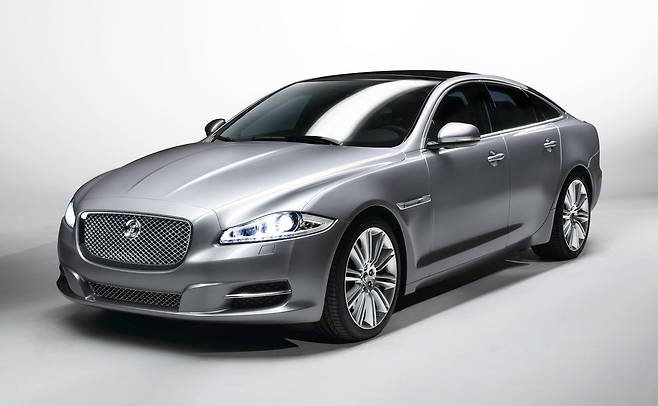 확 바뀐 2009년형 XJ(코드명: X351) (이미지: 재규어)