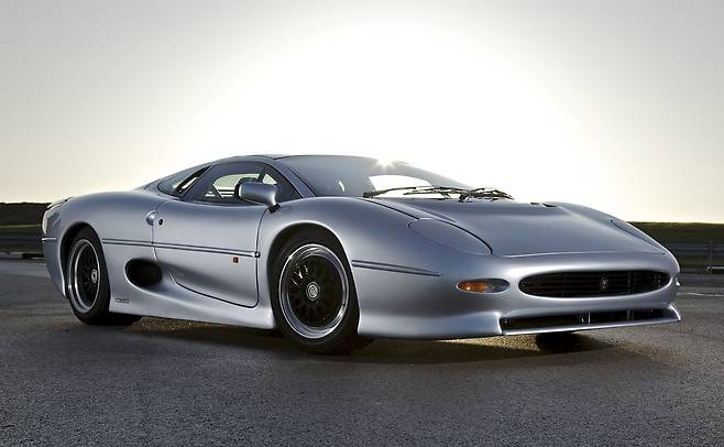 XJ220 (이미지: 재규어)