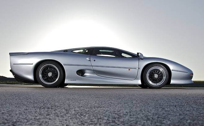 XJ220 (이미지: 재규어)