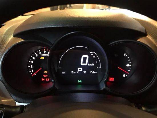 더 뉴 레이 디지털 클러스터. 기존에 출시된 다른 차량과 달리 클러스터 설정 메뉴를 실행시킬 수 없어 아쉽다. (사진=지디넷코리아)