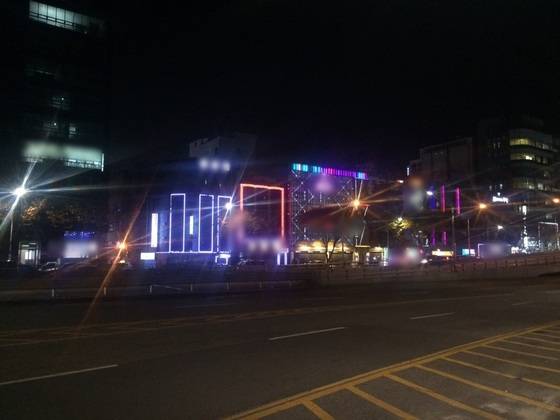 풍생 중·고등학교 정문을 빠져나오면 바로 보이는 모습. 채혜선 기자