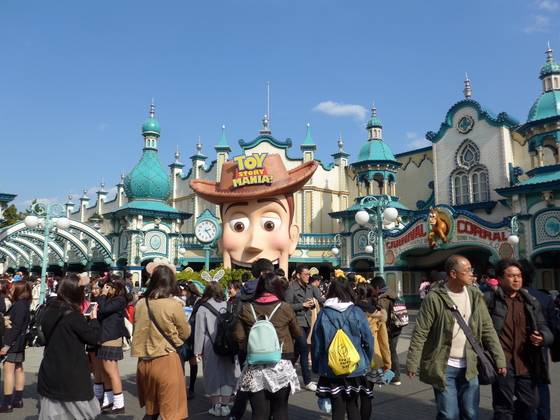 도쿄 디즈니랜드에 최근 오픈한 토이스토리 어트랙션(테마파크).
