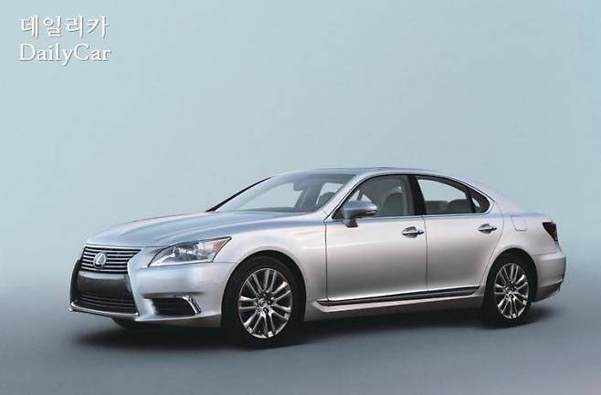 렉서스, 4.5세대 LS600hL(2013)