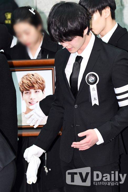 샤이니 故 종현 빈소 사망 자살 온유 키 민호 태민