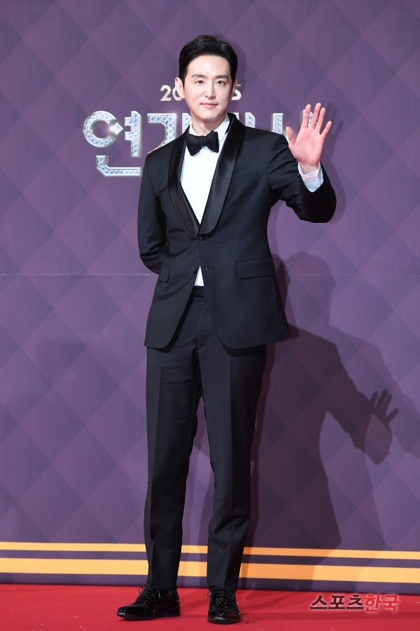 2017 SBS 연기대상' 레드카펫 행사에 참석한 권율. 사진=이혜영 기자 lhy@hankooki.com