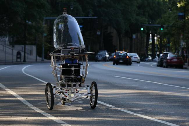 PEV가 스스로 복잡한 거리를 운전해 가고 있다. - MIT Media Lab/Jimmy Day 제공