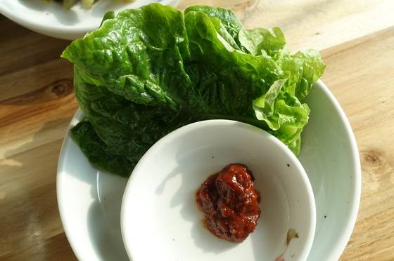 겨울 상추와 쌈장