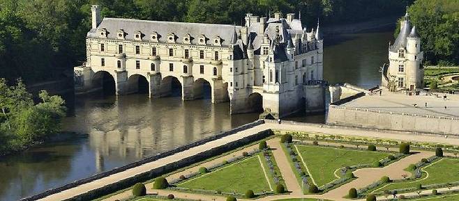 고딕과 로마네스크 양식이 어우러진 독특한 외관의 성, 슈농소 성(Chateau de Chenonceau). (사진=링켄리브 제공)