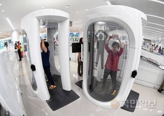 국내 최초로 도입된 원형검색기. 정확한 검사와 신속성을 자랑한다.