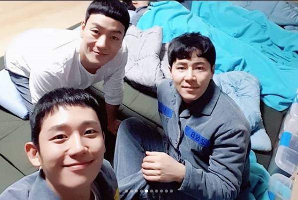 '슬기로운 깜빵생활' 정해인·박해수·이규형·정웅인·정경호/사진=정해인 SNS
