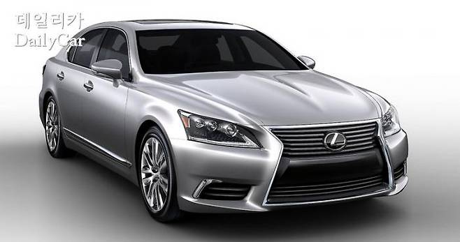 렉서스 LS460 (2013년형으로 등장한 4세대)