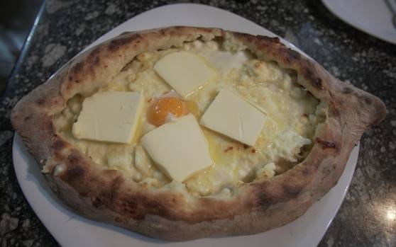 아자리안 하차푸리.