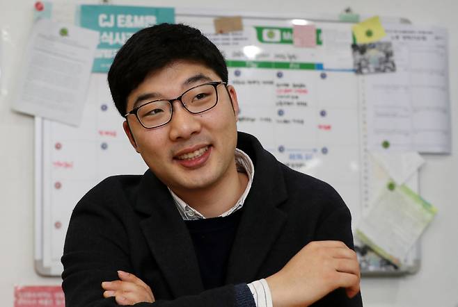 “죽이 되건 밥이 되건 물고기를 잡아야 하는 건 어부들인데, 그 어부들이 조금 더 건강하고 따뜻하고 평화롭게 그물을 만들 수 있도록 해야 하는 거 아닌가요?” 김민수 청년유니온 위원장은 기성세대들이 과거에 배운 고기 잡는 법은 이젠 아무 쓸모가 없어졌다고 강조했다. 강재훈 선임기자 khan@hani.co.kr