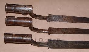 총구 삽입식 총검.
