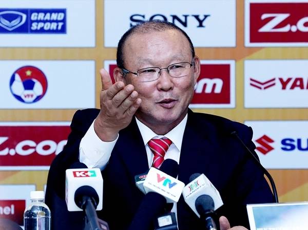 기자회견 중인 박항서 감독. 사진=디제이매니지먼트