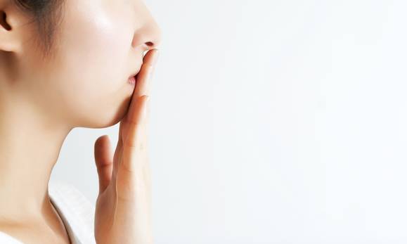 입으로 숨을 쉬는 습관은 구강건조증을 유발, 충치 등 치주질환의 원인이 될 수 있다. 사진-헬스조선DB