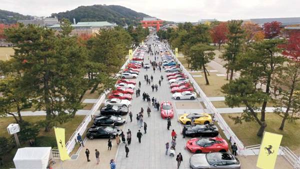 2016년 일본 헤이안신궁 등지에서 열린 페라리 전시회(카발케이드).  [사진 제공 = 일본교토관광청]