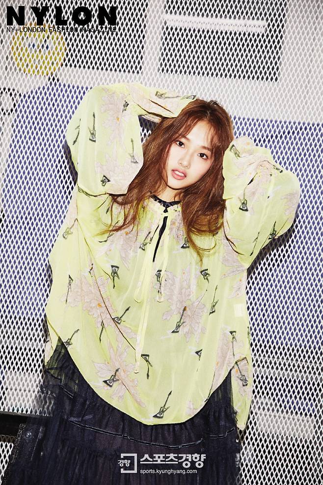 가수 크리샤츄 화보. 사진 나일론 코리아