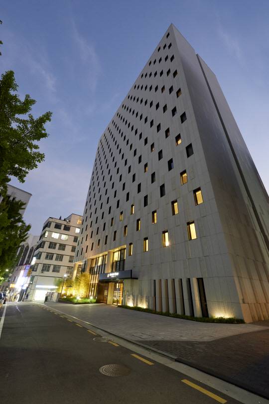 서울 중구 북창동에 위치한 골든튤립 호텔. 일본계 호텔 운영사인 소테츠 그룹이 최장 20년간 운영을 맡을 예정이다. 소테츠의 첫 한국 진출이다.