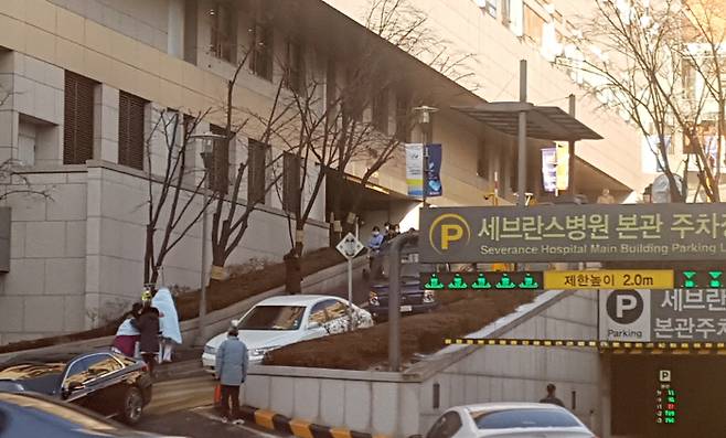 소방당국 "세브란스병원 화재 진화..연기 때문에 구조는 계속"(속보) | 인스티즈