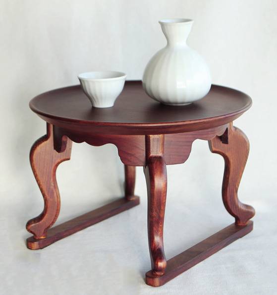 도자 브랜드 광주요에서 2월 중순 출시하는 원형 상판의 호족반. [사진 광주요]