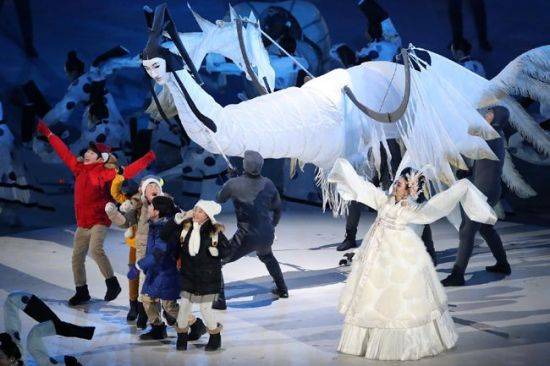 평창올림픽 개막식에 등장했던 인면조. 고구려 고분벽화를 참조로한 것으로 알려졌으며 고구려 뿐만 아니라 삼국시대 백제와 신라에서도 길조로 여겼던 인면조다.(사진=평창올림픽 공식 페이스북)