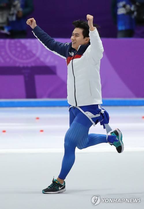 [올림픽] 김민석 동메달! (강릉=연합뉴스) 김주성 기자 = 13일 오후 강릉 스피드스케이팅경기장에서 열린 2018 평창동계올림픽 스피드스케이팅 남자 1,500ｍ 경기에서 동메달을 차지한 김민석이 환호하고 있다.       utzza@yna.co.kr