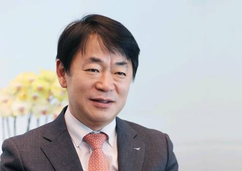 (영종도=연합뉴스) 임남수 인천국제공항공사 여객서비스본부장이 17일 인천국제공항 제2터미널 홍보전시관에서 연합뉴스와 만나 인터뷰하고 있다. 제2터미널은 지난달 18일 공식 개장했다. 2018.2.17.  [인천국제공항공사 제공=연합뉴스]