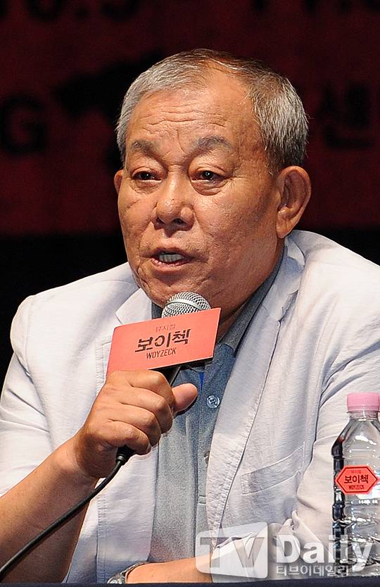 윤호진