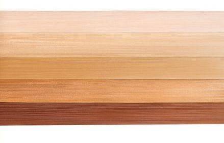 파운데이션을 고를 때는 얼굴 옆 턱선 피부에 발라보는 것이 정확하다. [사진 바비브라운]