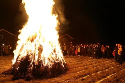 지난해 경기도 가평군 정월 대보름 행사 달집태우기. [가평군 제공=연합뉴스]